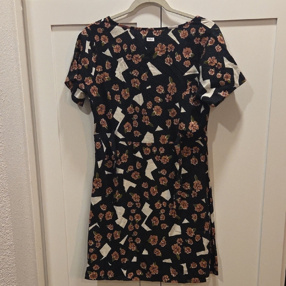 RVCA Black Floral Mini Dress Size Small - Picture 11 of 12